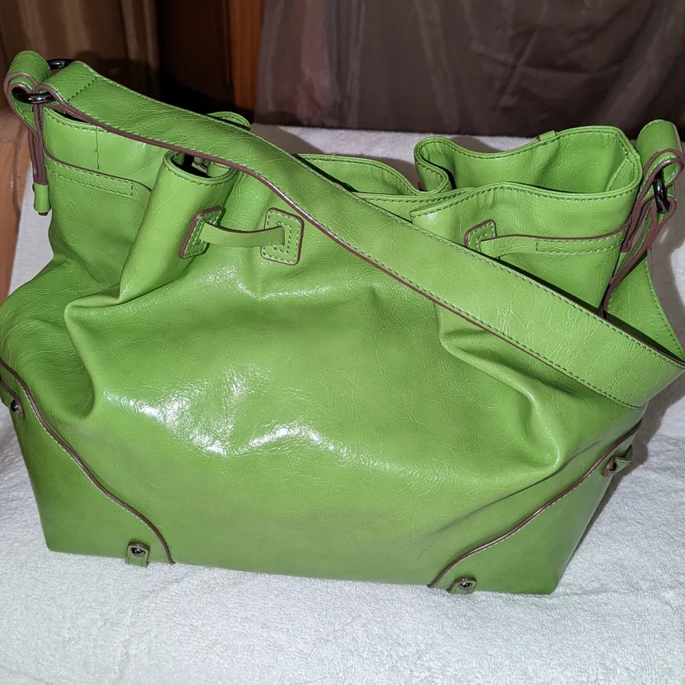 Jessica Simpson lime green shoulder bag.